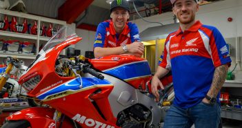 IAN HUTCHINSON AND LEE JOHNSTON LINE UP ON THE ROADS FOR HONDA RACING